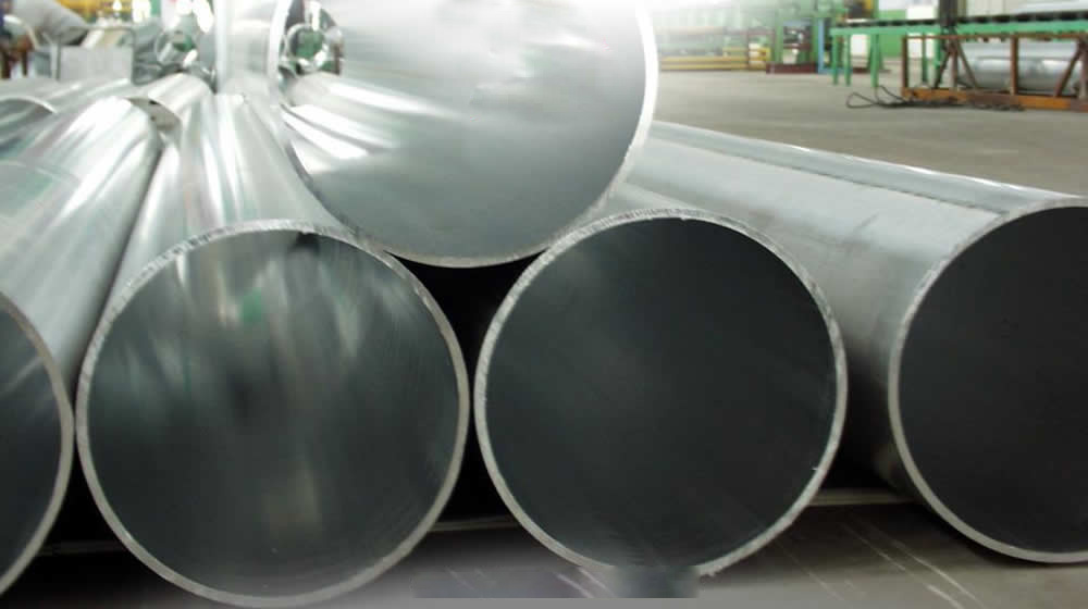 Stainless steel pipes for oil cracking