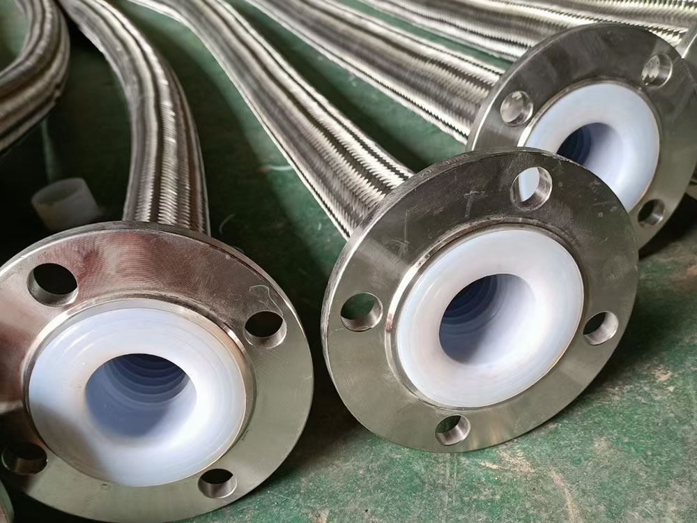 聚四氟乙烯内衬柔性软管