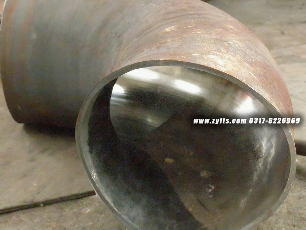 大直径耐磨弯头